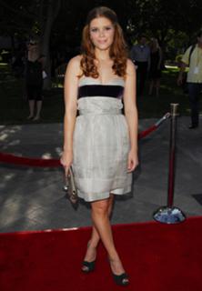 Kate Mara feet photo thumbnail