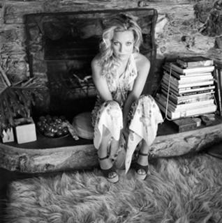 Kate Hudson feet photo thumbnail