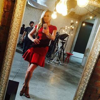 Adriane Galisteu feet photo thumbnail
