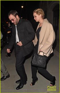 Jennifer Lawrence feet photo thumbnail