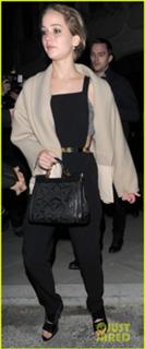Jennifer Lawrence feet photo thumbnail
