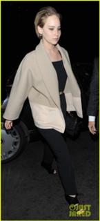 Jennifer Lawrence feet photo thumbnail