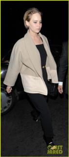 Jennifer Lawrence feet photo thumbnail