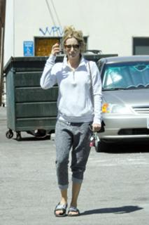 Ashley Tisdale feet photo thumbnail