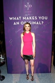 Gillian Jacobs feet photo thumbnail