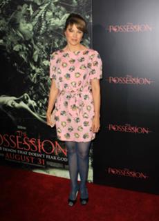Lucy Lawless feet photo thumbnail