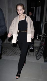 Jennifer Lawrence feet photo thumbnail