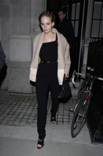 Jennifer Lawrence feet photo thumbnail