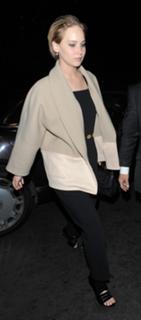 Jennifer Lawrence feet photo thumbnail