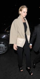 Jennifer Lawrence feet photo thumbnail