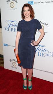 Alyson Hannigan feet photo thumbnail