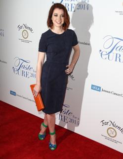 Alyson Hannigan feet photo thumbnail