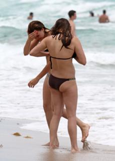 Aimee Teegarden feet photo thumbnail