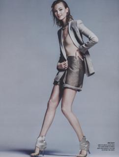 Karlie Kloss feet photo thumbnail