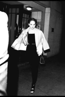 Jennifer Lawrence feet photo thumbnail