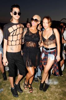 Amber Rose feet photo thumbnail