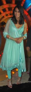 Bipasha Basu feet photo thumbnail