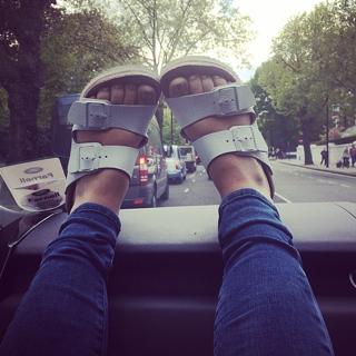 Lily Allen feet photo thumbnail