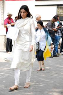 Sonam Kapoor feet photo thumbnail