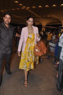 Sonam Kapoor feet photo thumbnail