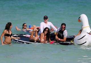 Claudia Romani feet photo thumbnail