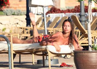 Ferne McCann feet photo thumbnail