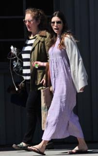 Jessica Biel feet photo thumbnail
