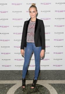 Cara Delevingne feet photo thumbnail