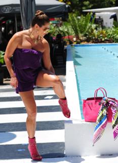 Jennifer Nicole Lee feet photo thumbnail