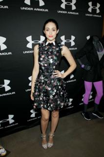 Emmy Rossum feet photo thumbnail