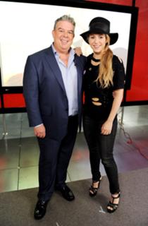 Shakira feet photo thumbnail