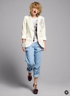 Dakota Johnson feet photo 1