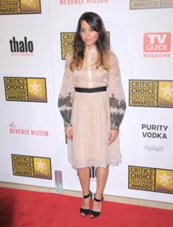 Aubrey Plaza feet photo thumbnail