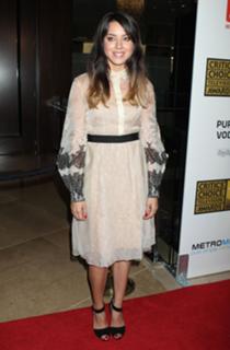 Aubrey Plaza feet photo thumbnail