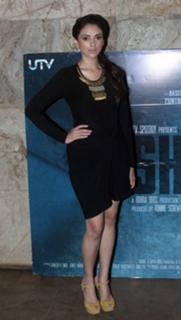 Aditi Rao Hydari feet photo thumbnail