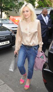 Fearne Cotton feet photo thumbnail