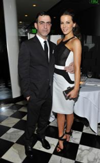 Kate Beckinsale feet photo thumbnail