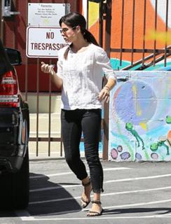 Sandra Bullock feet photo thumbnail