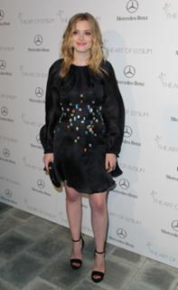 Gillian Jacobs feet photo thumbnail