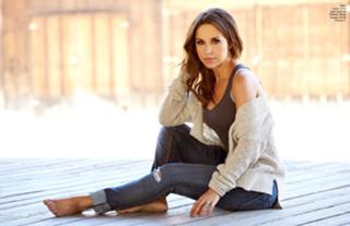 Lacey Chabert feet photo thumbnail