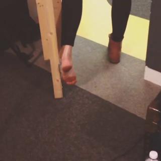 Grace Helbig feet photo thumbnail