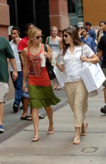 Kate Hudson feet photo thumbnail