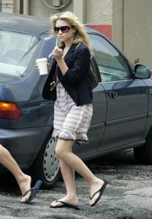 Ashley Olsen feet photo thumbnail
