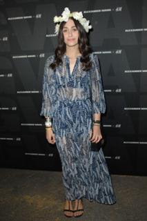Emmy Rossum feet photo thumbnail