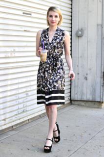 Emma Roberts feet photo thumbnail