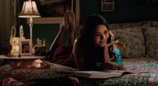 Vanessa Hudgens feet photo thumbnail