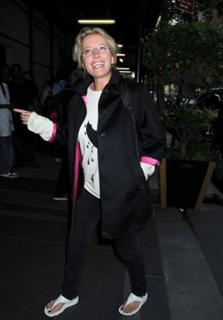 Emma Thompson feet photo thumbnail