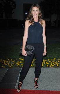 Cindy Crawford feet photo thumbnail