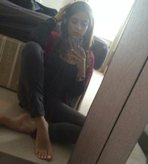 Xenia Tchoumitcheva feet photo thumbnail