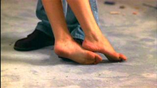 Kate Hudson feet photo thumbnail
